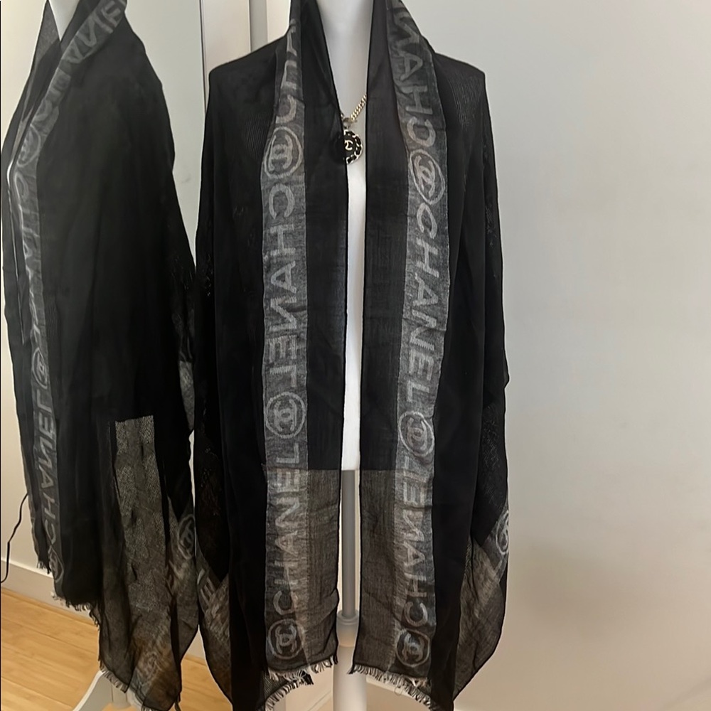 CHANEL Black & Gray Geometric Silk Scarf Cashmere and Silk Super Large & light